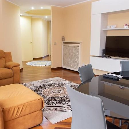 Appartamento Grazioso Con Parcheggio Privato Πιατσέντζα Εξωτερικό φωτογραφία