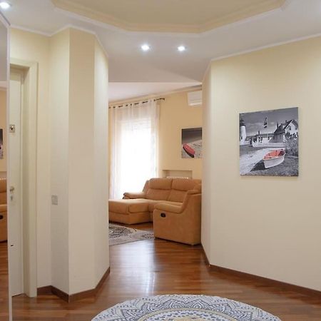 Appartamento Grazioso Con Parcheggio Privato Πιατσέντζα Εξωτερικό φωτογραφία